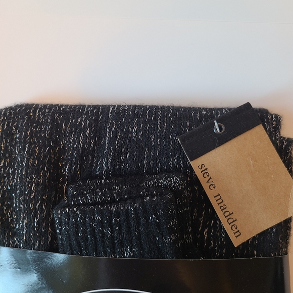 Steve Madden Winter Set Metallic Shimmer Knit Gloves And Fringe Scarf Bundle NWT - Picture 3 of 6